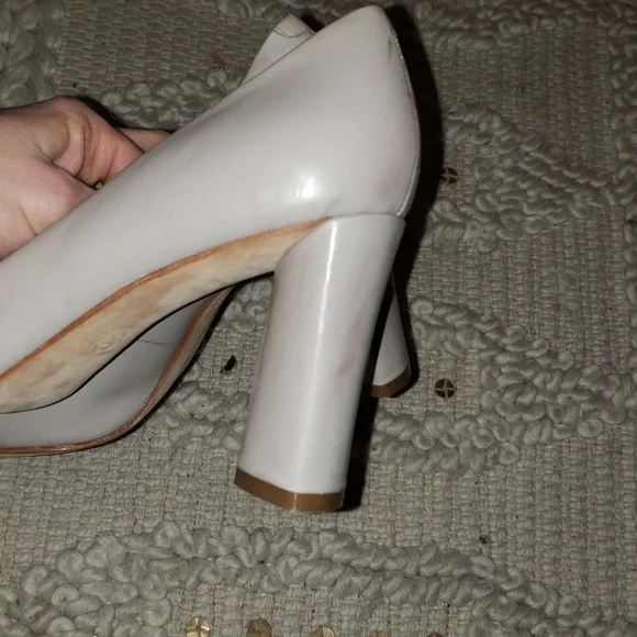 Vince Camuto Gray leather heels shoes size 8.5 - Picture 4 of 12